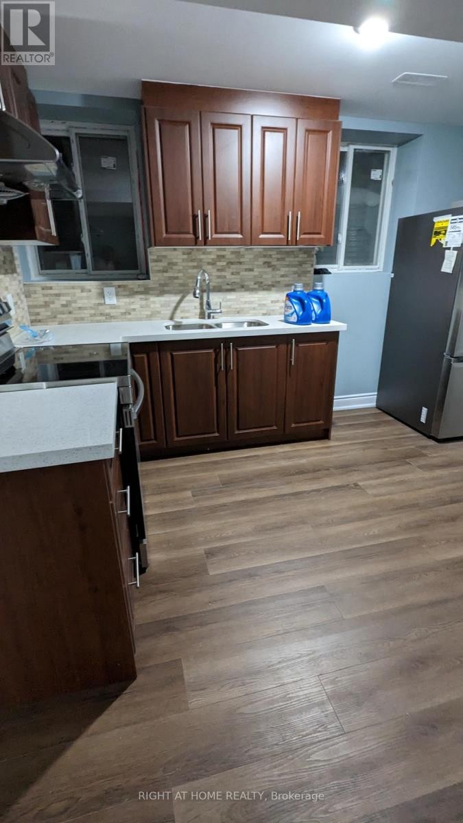 












1436 TOMKINS ROAD

,
Innisfil (Alcona),




Ontario
L9S0M8

