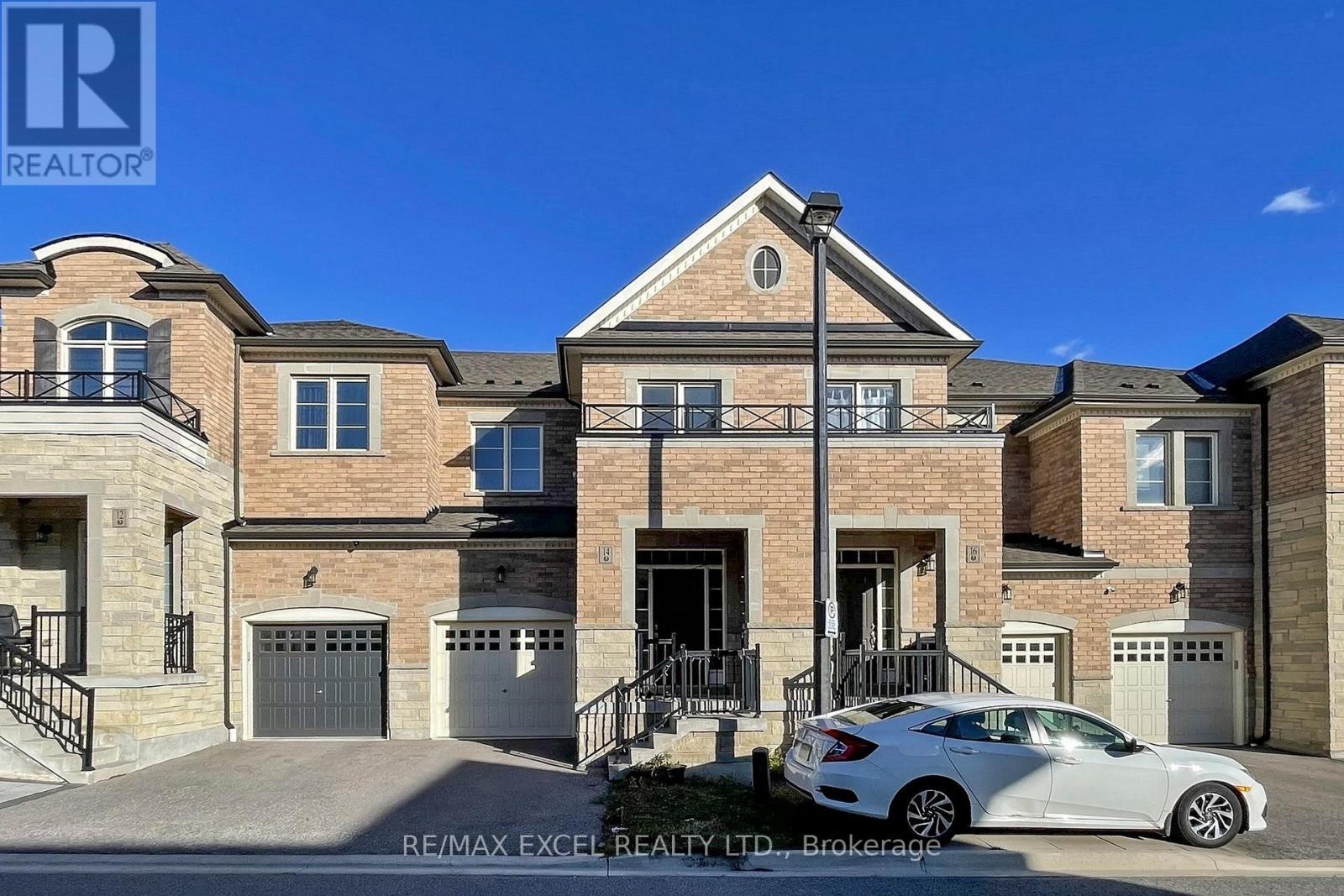 












14 TWINFLOWER LANE

,
Richmond Hill (Oak Ridges Lake Wilcox),




Ontario
L4E1E7

