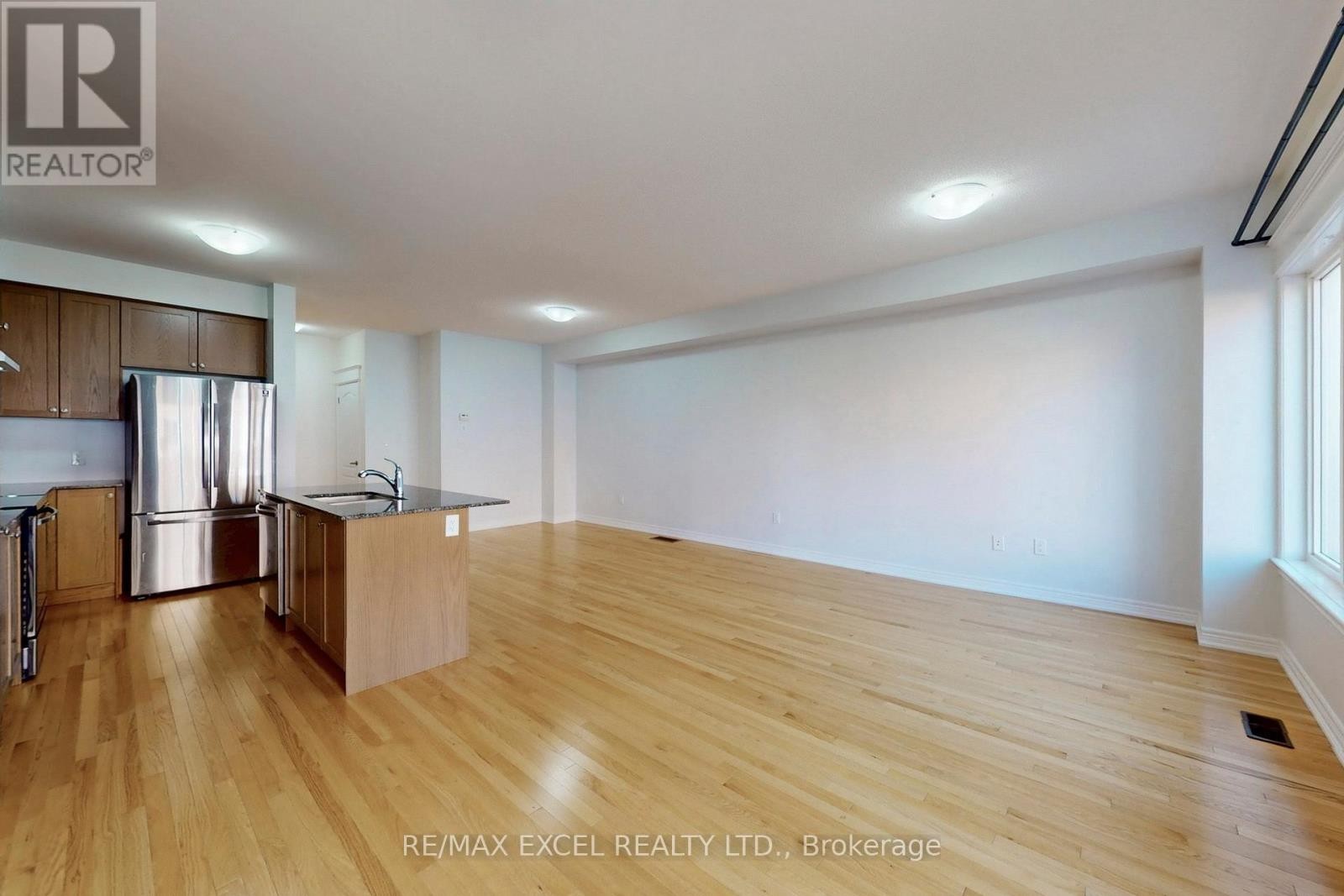 












14 TWINFLOWER LANE

,
Richmond Hill (Oak Ridges Lake Wilcox),




Ontario
L4E1E7

