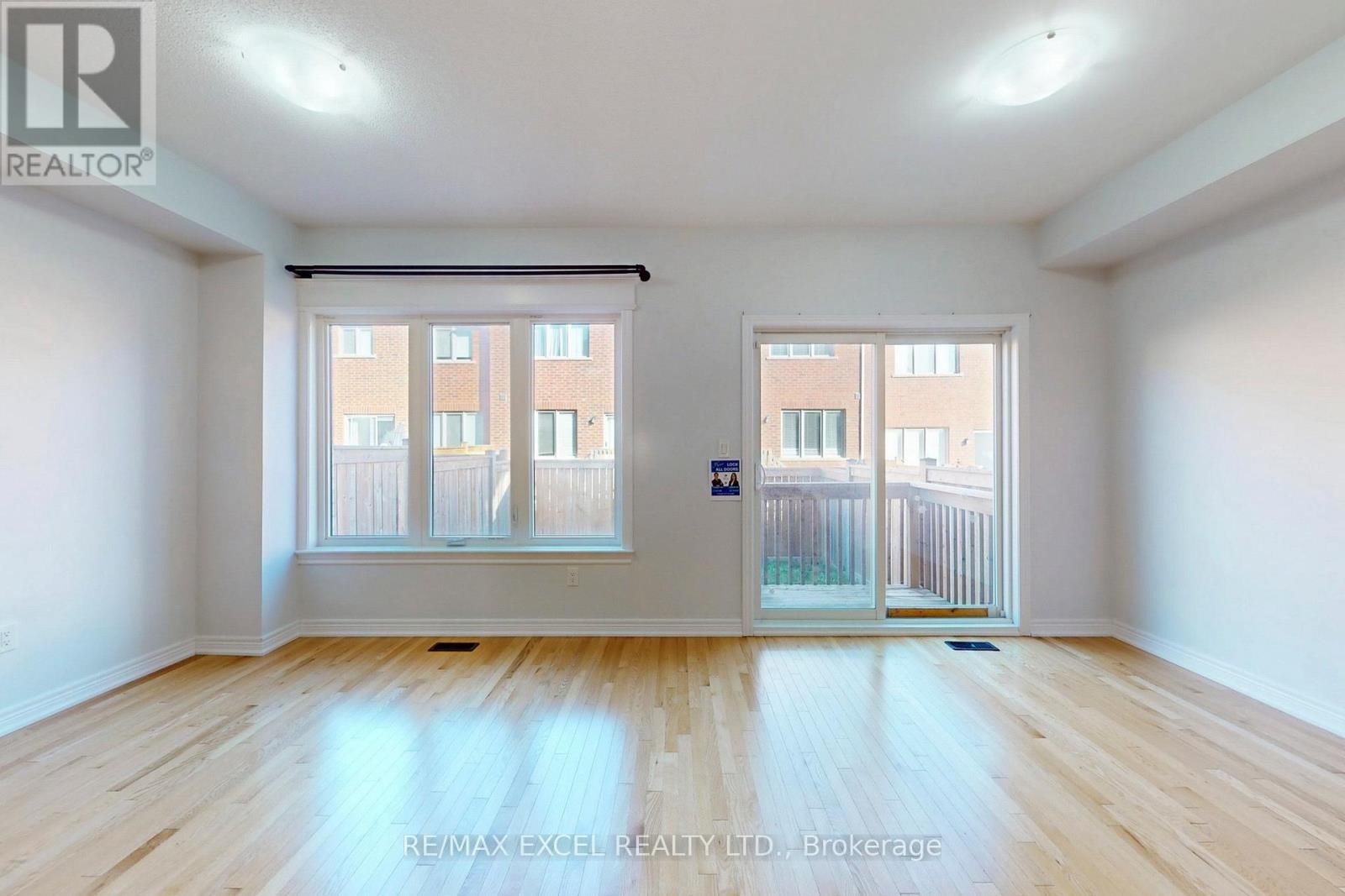 












14 TWINFLOWER LANE

,
Richmond Hill (Oak Ridges Lake Wilcox),




Ontario
L4E1E7

