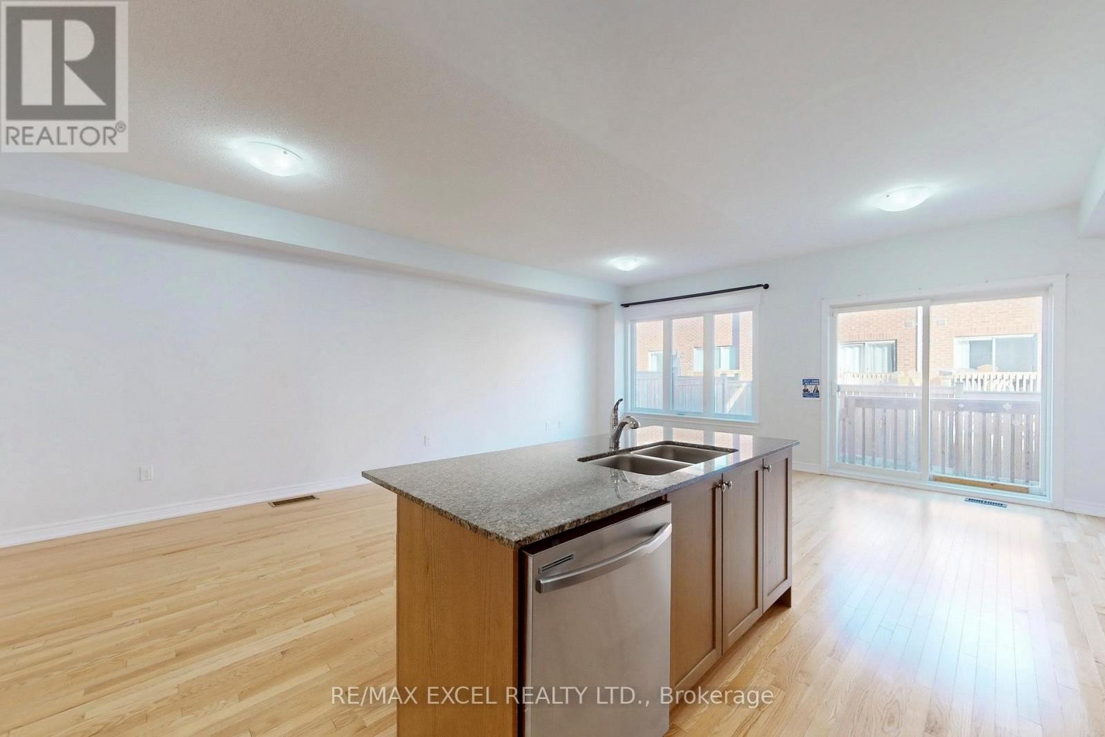 












14 TWINFLOWER LANE

,
Richmond Hill (Oak Ridges Lake Wilcox),




Ontario
L4E1E7

