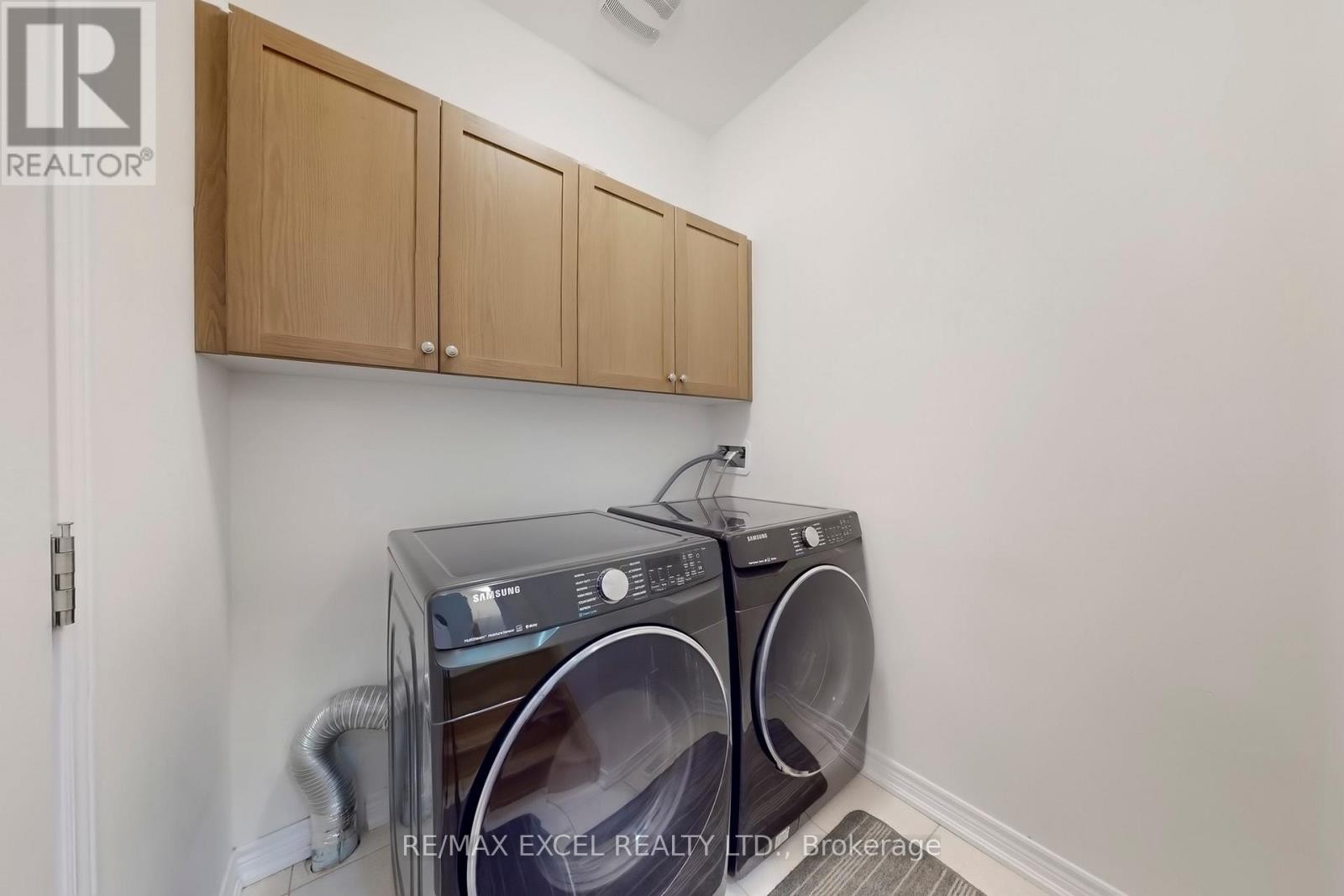 












14 TWINFLOWER LANE

,
Richmond Hill (Oak Ridges Lake Wilcox),




Ontario
L4E1E7

