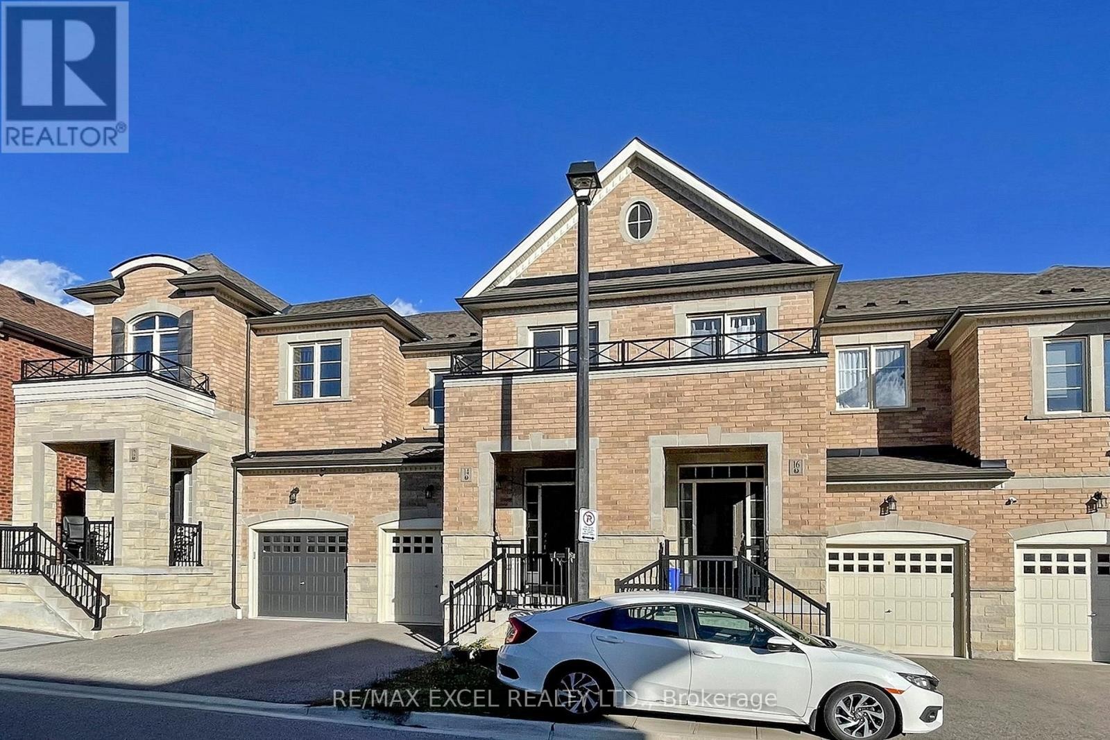 












14 TWINFLOWER LANE

,
Richmond Hill (Oak Ridges Lake Wilcox),




Ontario
L4E1E7

