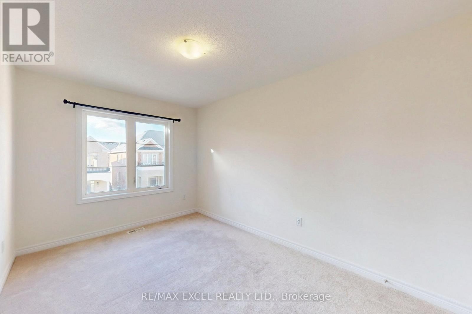 












14 TWINFLOWER LANE

,
Richmond Hill (Oak Ridges Lake Wilcox),




Ontario
L4E1E7

