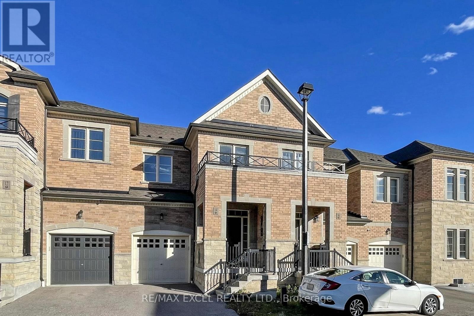 












14 TWINFLOWER LANE

,
Richmond Hill (Oak Ridges Lake Wilcox),




Ontario
L4E1E7

