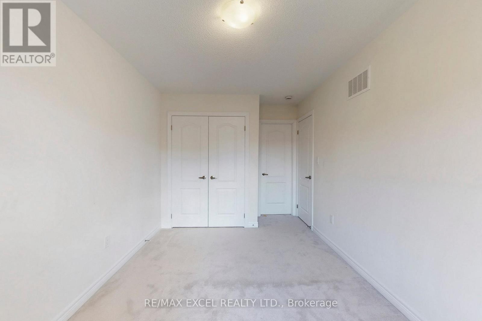 












14 TWINFLOWER LANE

,
Richmond Hill (Oak Ridges Lake Wilcox),




Ontario
L4E1E7

