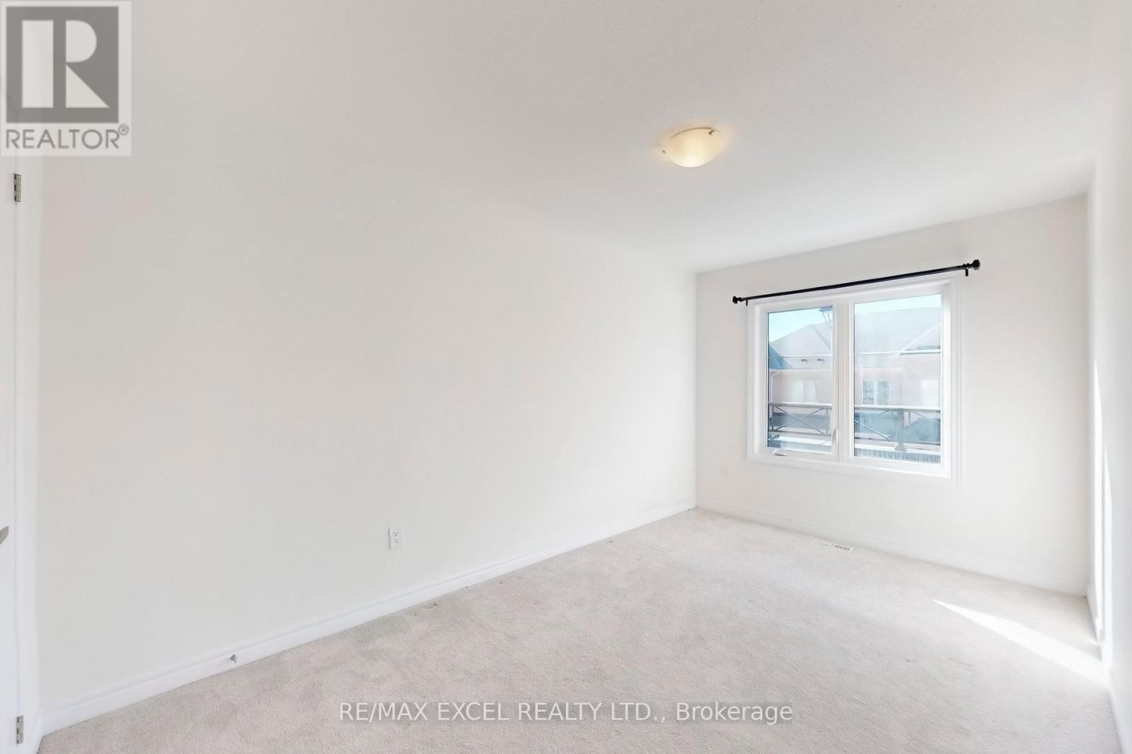 












14 TWINFLOWER LANE

,
Richmond Hill (Oak Ridges Lake Wilcox),




Ontario
L4E1E7

