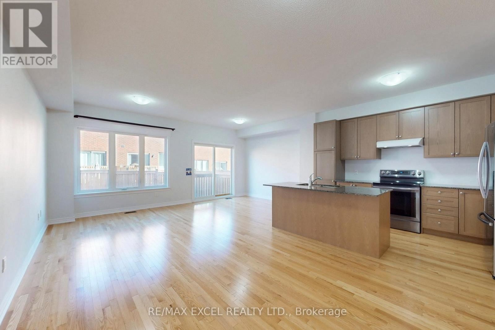 












14 TWINFLOWER LANE

,
Richmond Hill (Oak Ridges Lake Wilcox),




Ontario
L4E1E7

