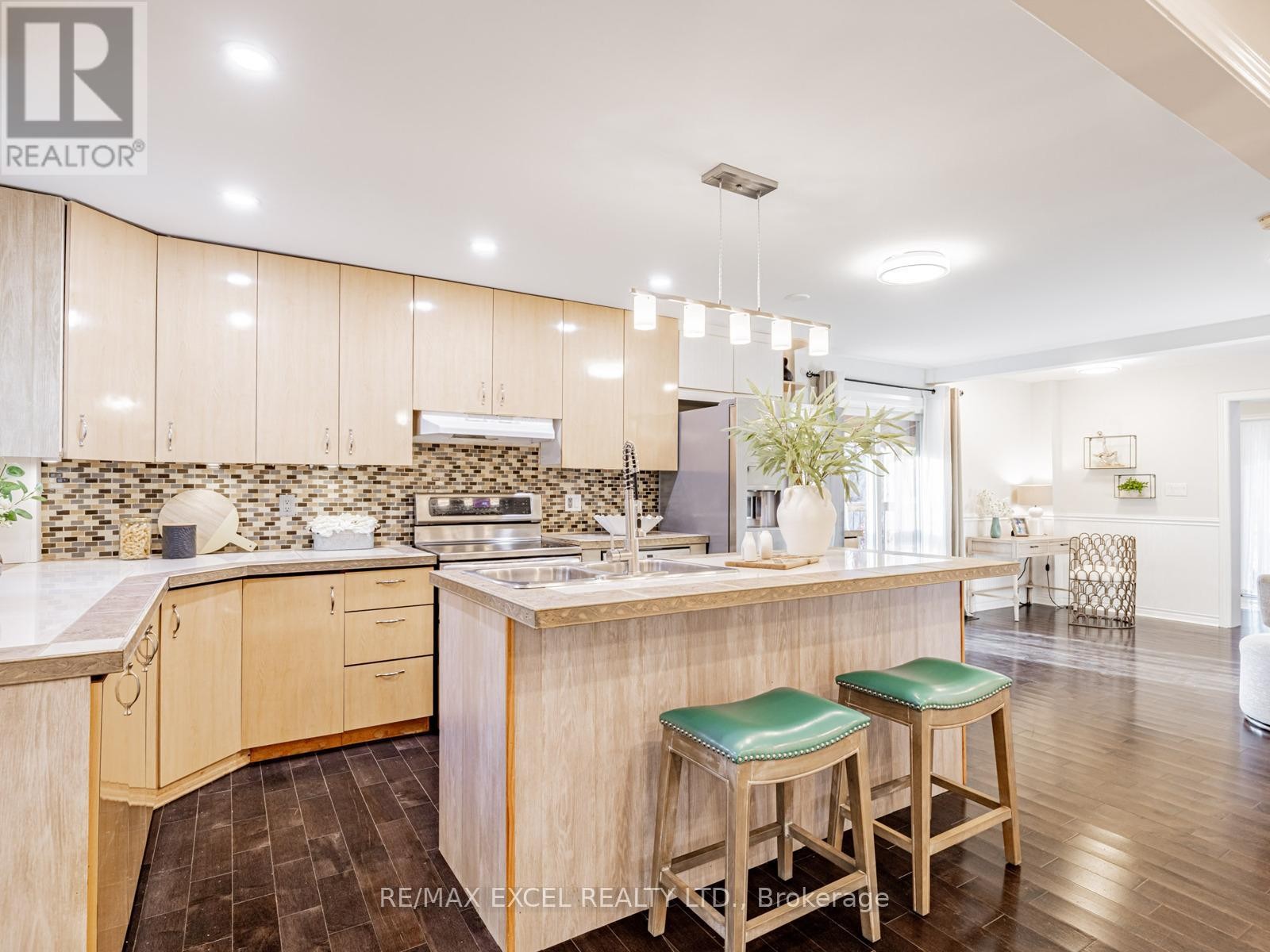 












299 PASADENA DRIVE

,
Georgina (Keswick South),




Ontario
L4P2Z1

