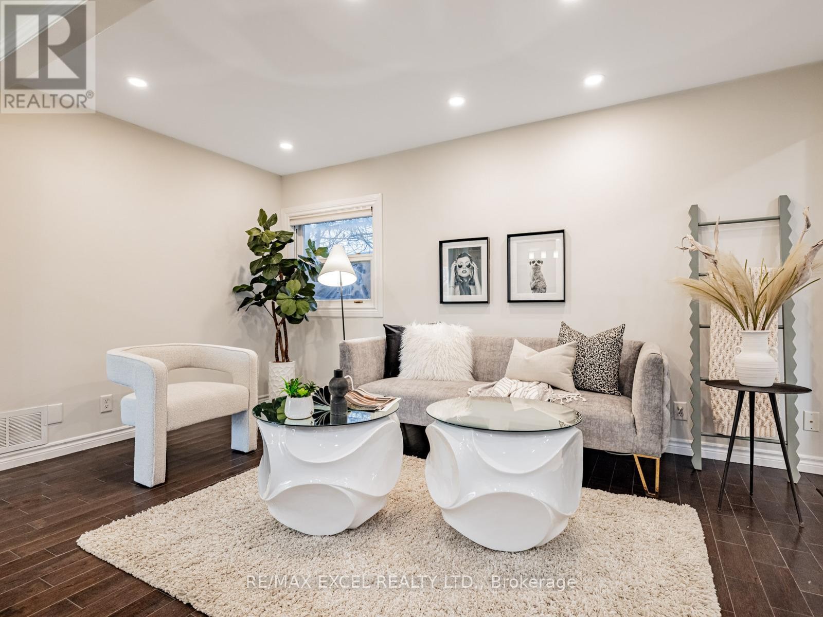 












299 PASADENA DRIVE

,
Georgina (Keswick South),




Ontario
L4P2Z1

