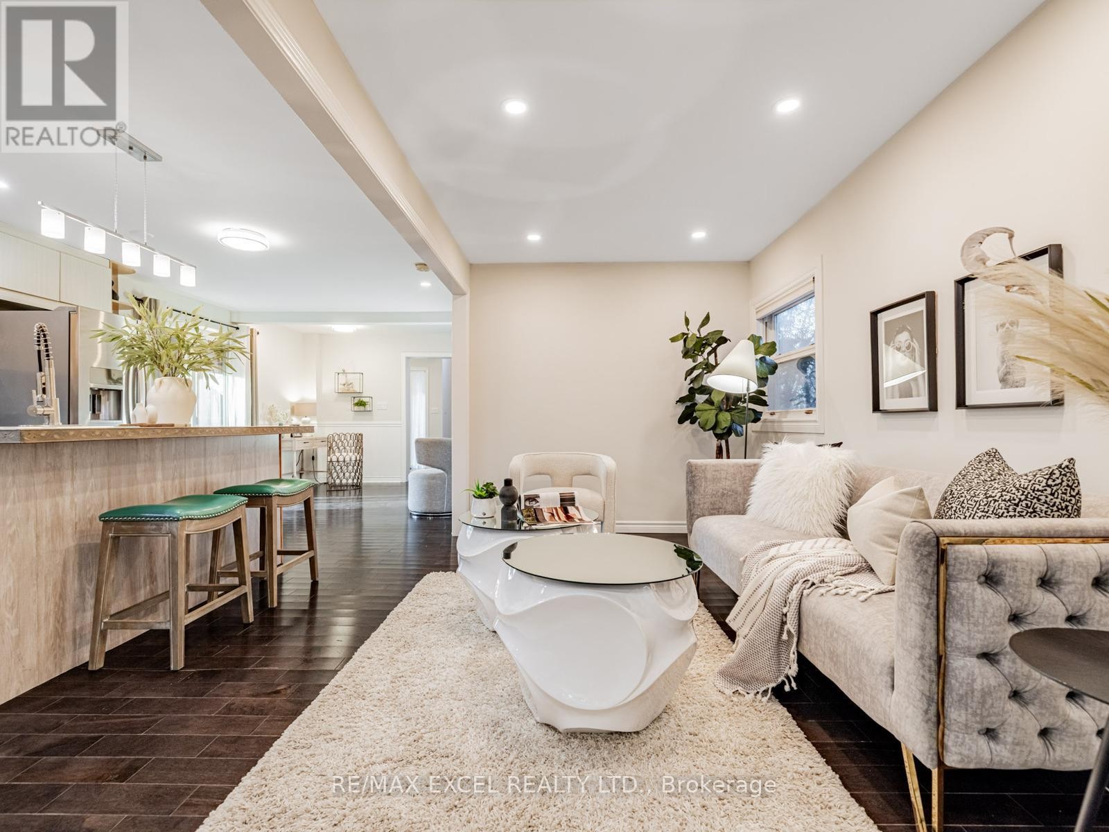 












299 PASADENA DRIVE

,
Georgina (Keswick South),




Ontario
L4P2Z1

