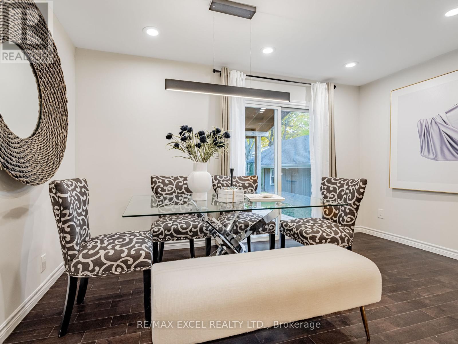 












299 PASADENA DRIVE

,
Georgina (Keswick South),




Ontario
L4P2Z1

