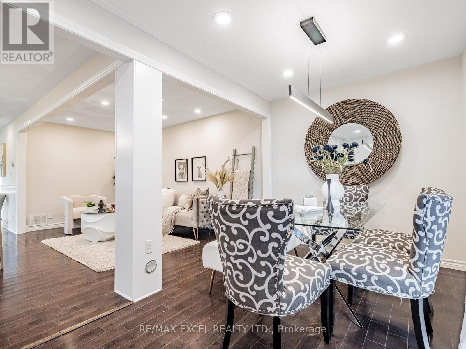 












299 PASADENA DRIVE

,
Georgina (Keswick South),




Ontario
L4P2Z1

