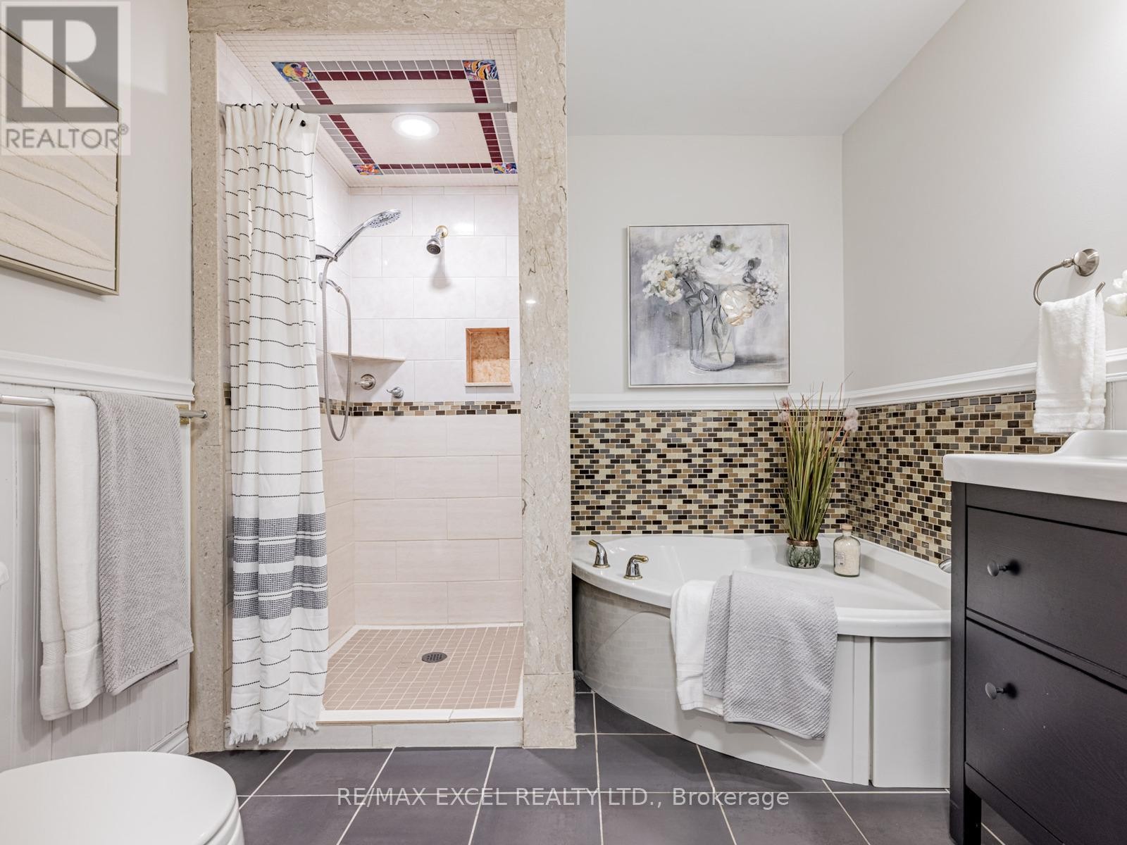 












299 PASADENA DRIVE

,
Georgina (Keswick South),




Ontario
L4P2Z1

