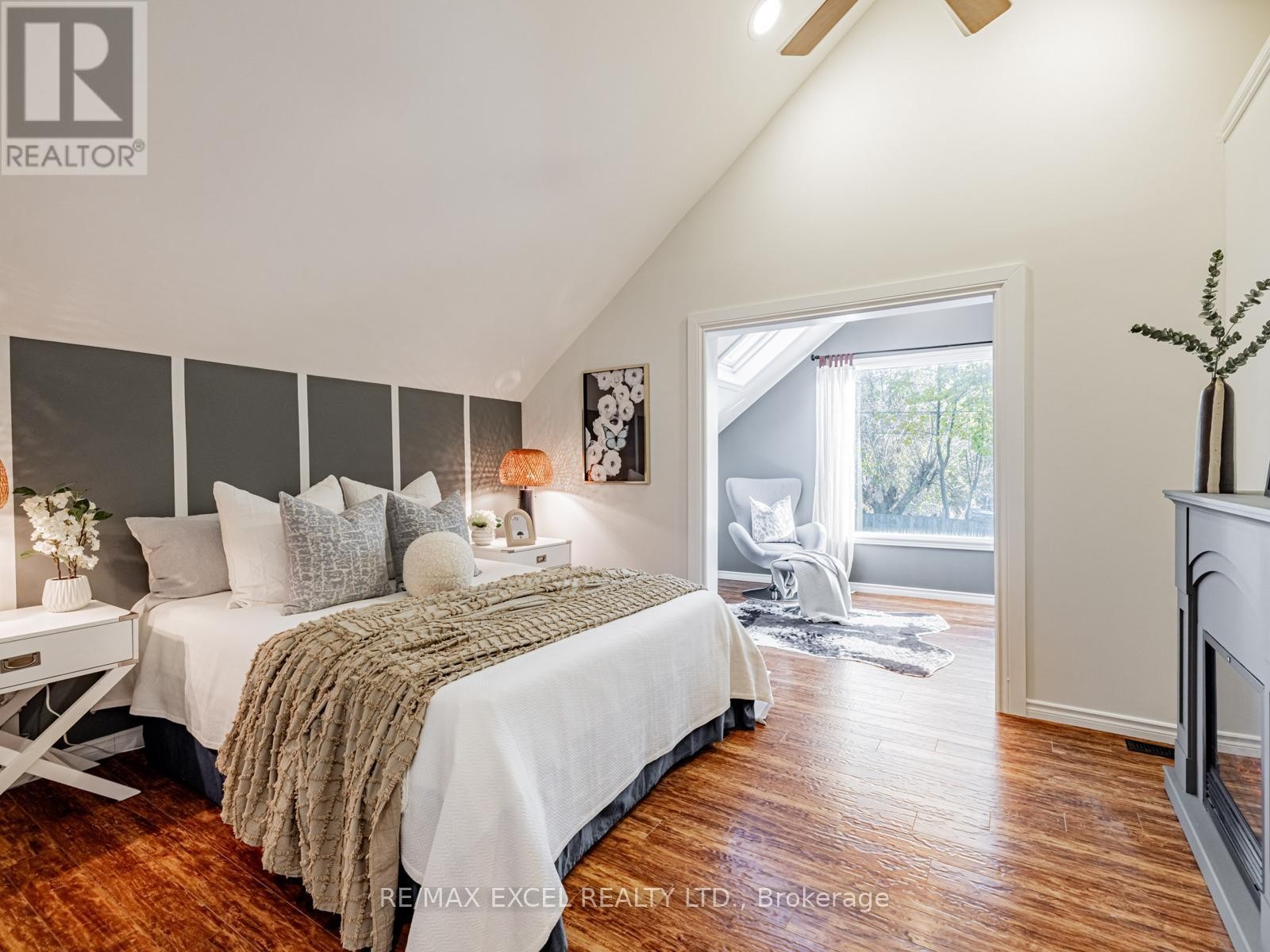 












299 PASADENA DRIVE

,
Georgina (Keswick South),




Ontario
L4P2Z1

