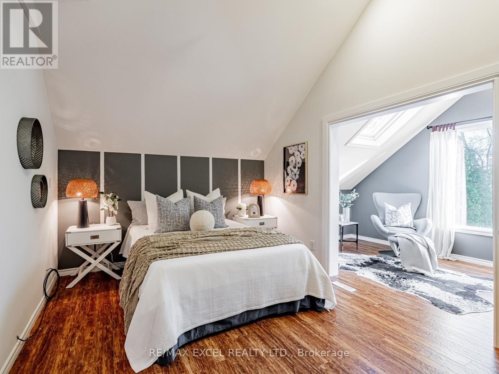 












299 PASADENA DRIVE

,
Georgina (Keswick South),




Ontario
L4P2Z1

