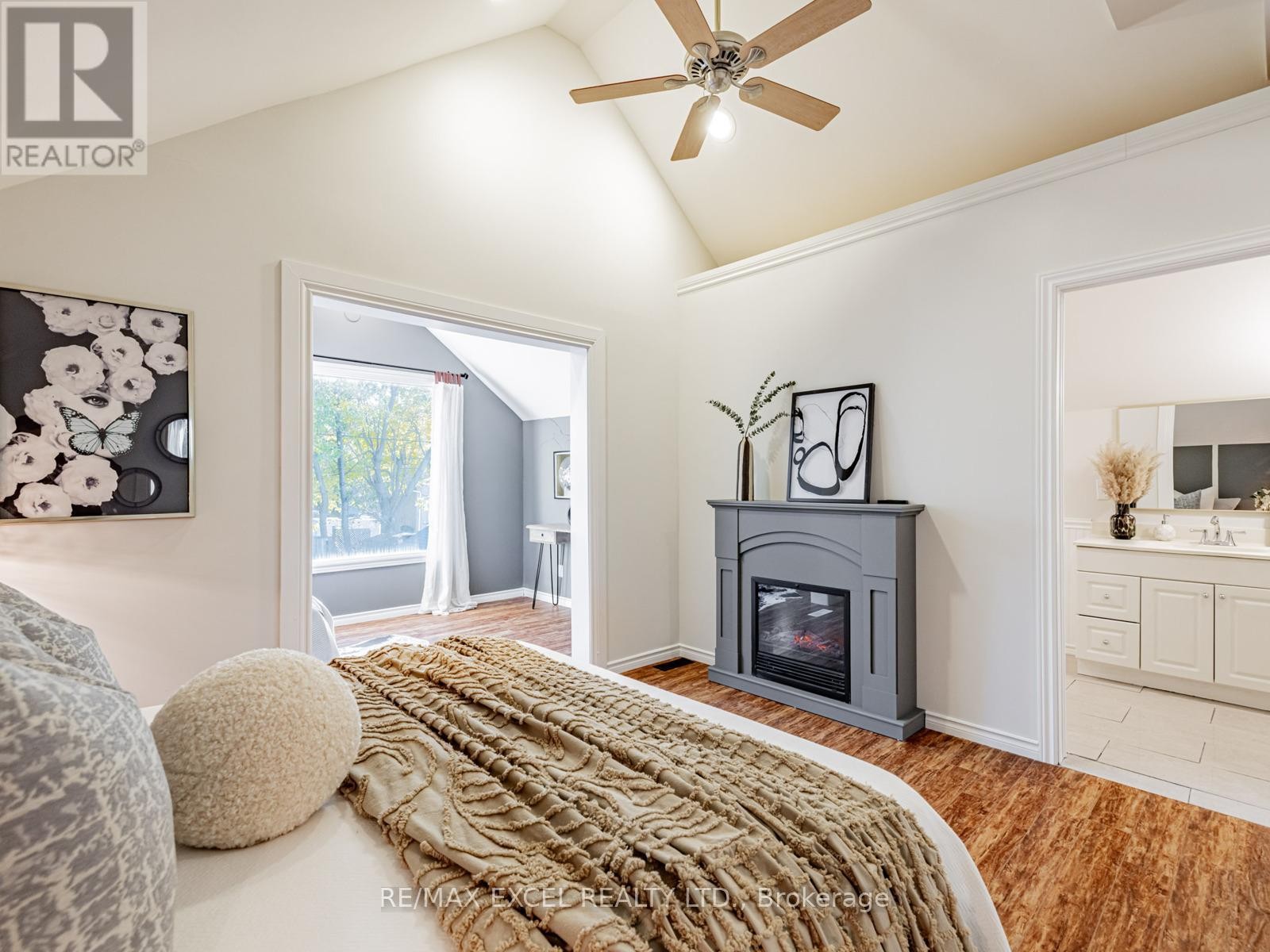 












299 PASADENA DRIVE

,
Georgina (Keswick South),




Ontario
L4P2Z1

