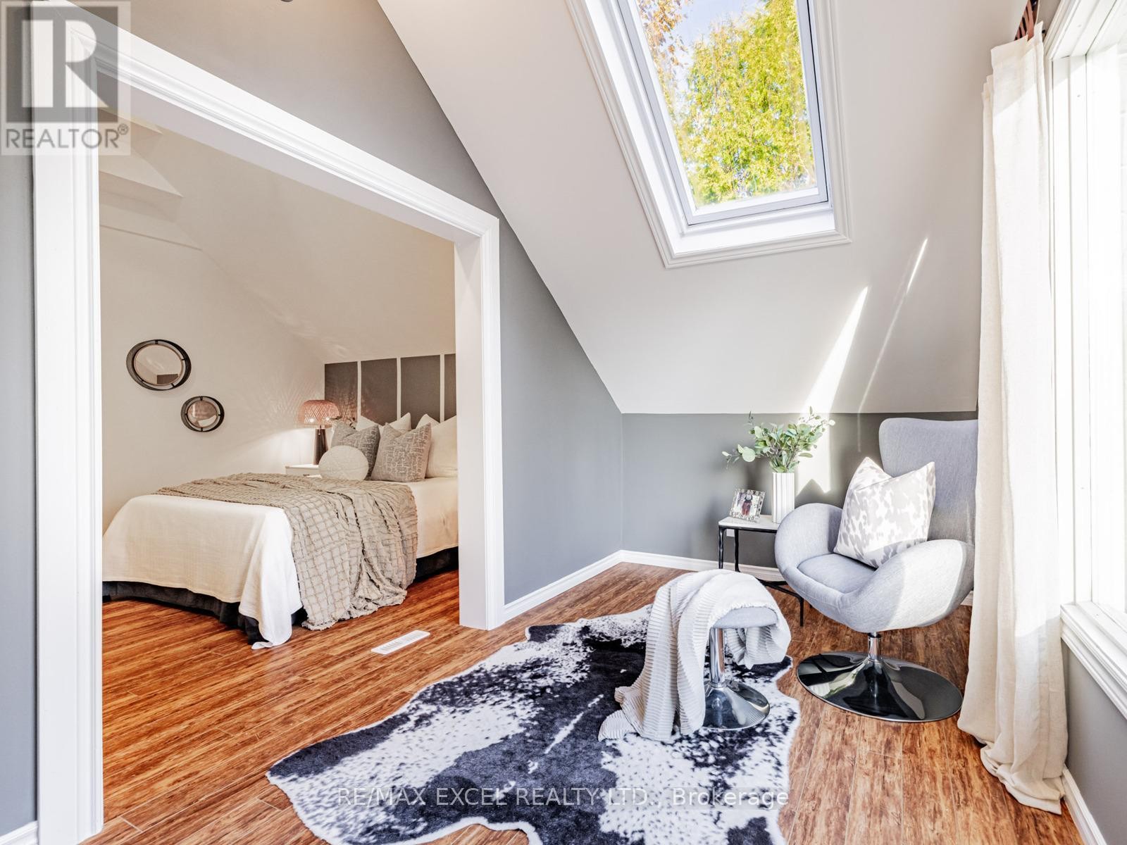 












299 PASADENA DRIVE

,
Georgina (Keswick South),




Ontario
L4P2Z1

