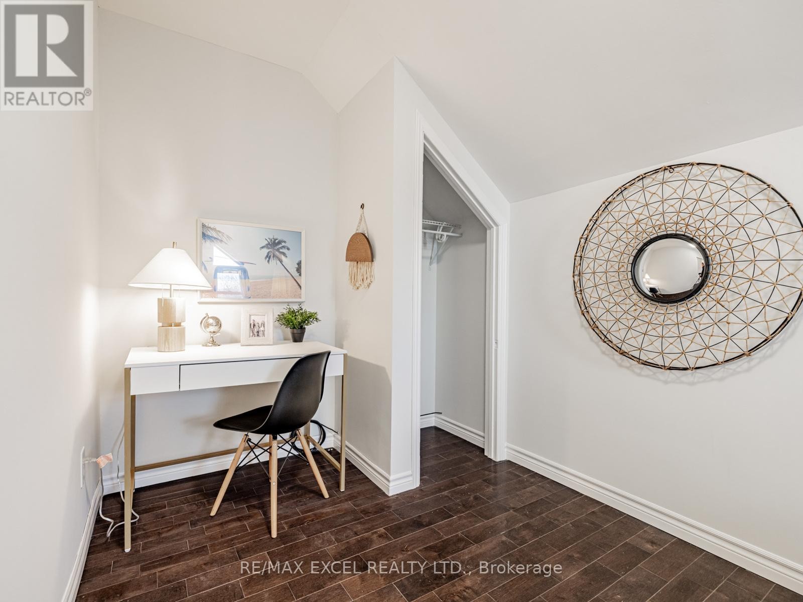 












299 PASADENA DRIVE

,
Georgina (Keswick South),




Ontario
L4P2Z1

