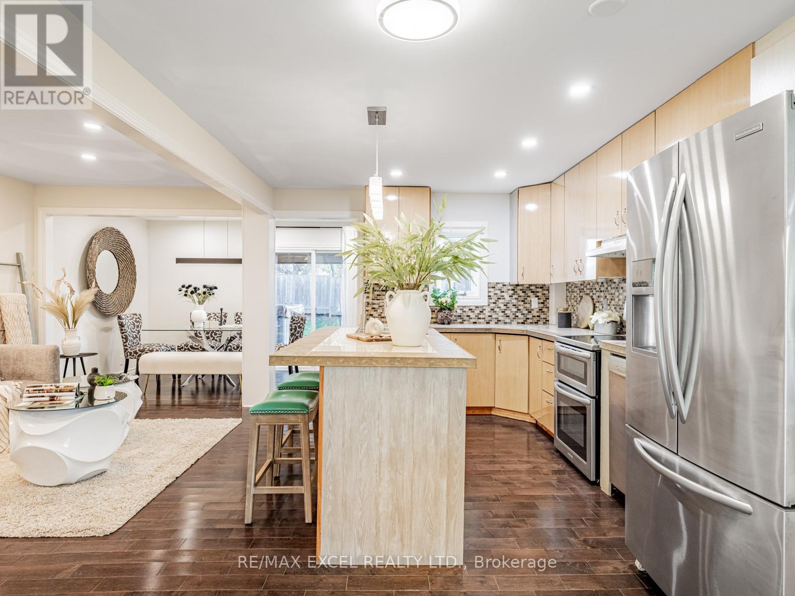 












299 PASADENA DRIVE

,
Georgina (Keswick South),




Ontario
L4P2Z1

