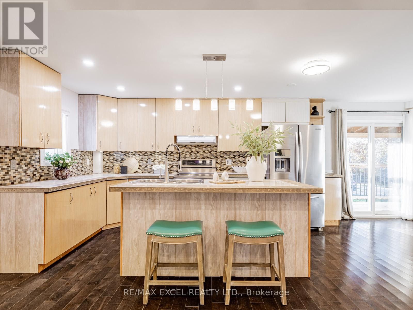 












299 PASADENA DRIVE

,
Georgina (Keswick South),




Ontario
L4P2Z1

