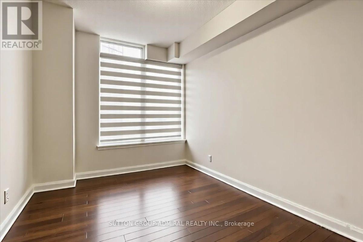 












204 - 95 NORTH PARK ROAD

,
Vaughan (Beverley Glen),




Ontario
L4J0J1

