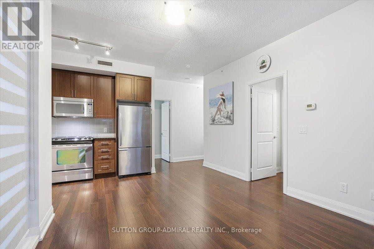 












204 - 95 NORTH PARK ROAD

,
Vaughan (Beverley Glen),




Ontario
L4J0J1

