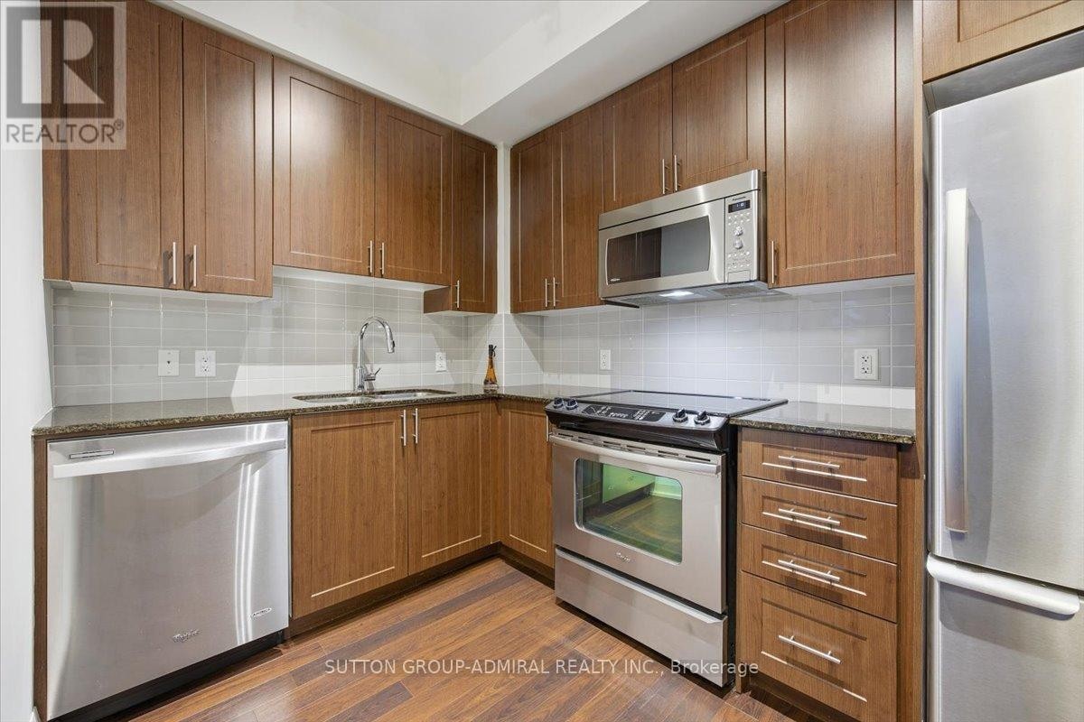 












204 - 95 NORTH PARK ROAD

,
Vaughan (Beverley Glen),




Ontario
L4J0J1

