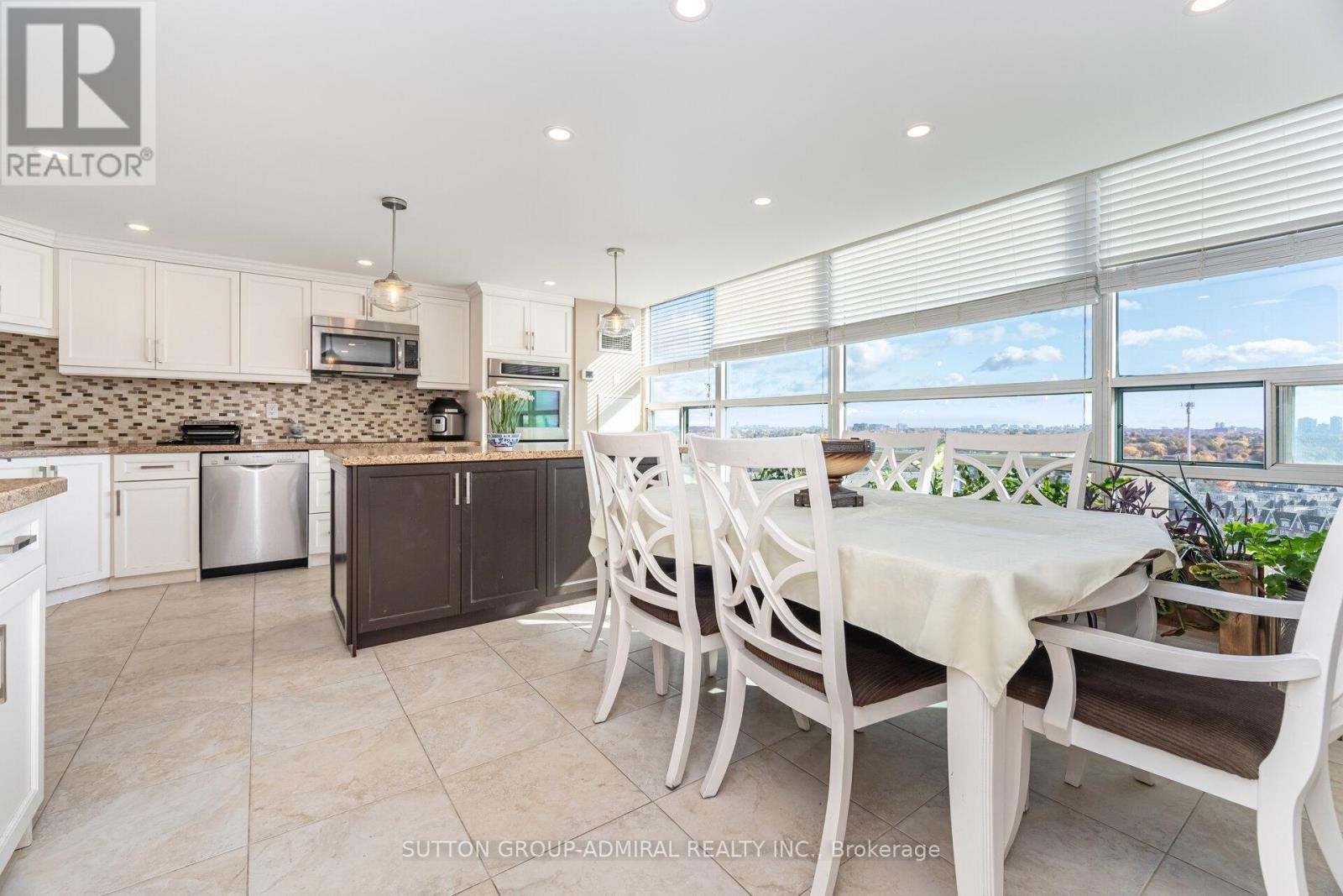 












1211 - 7825 BAYVIEW AVENUE

,
Markham (Aileen-Willowbrook),




Ontario
L3T7N2

