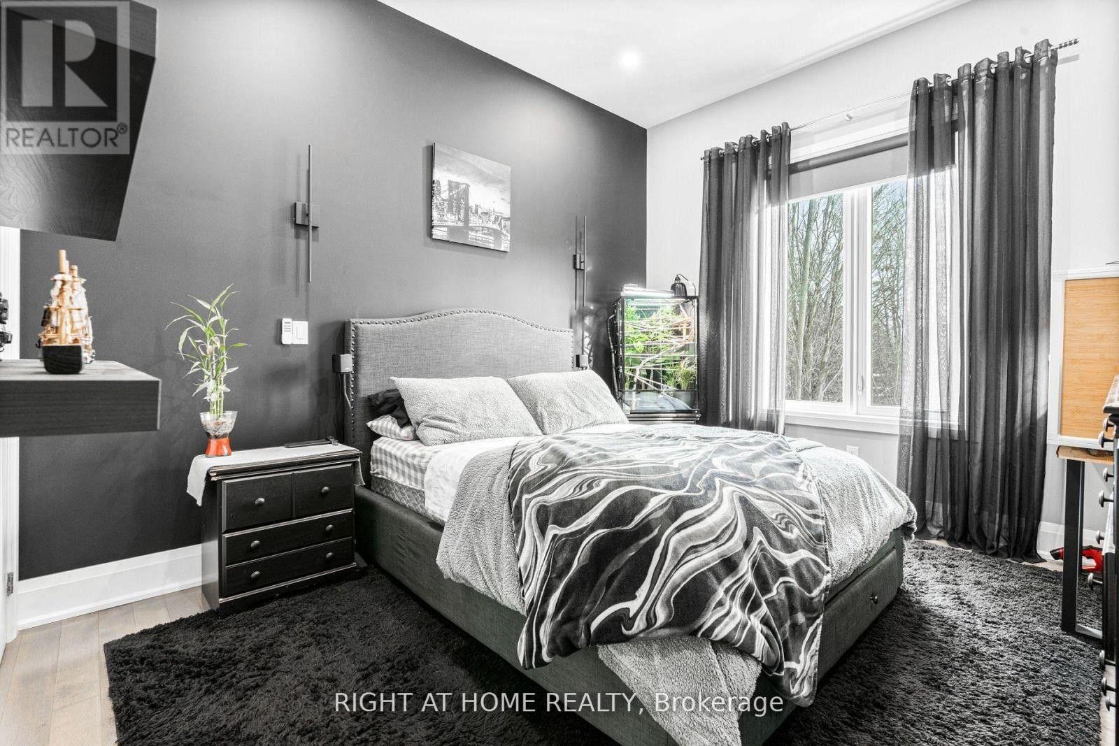 












993 GILMORE AVENUE

,
Innisfil (Lefroy),




Ontario
L0L1W0

