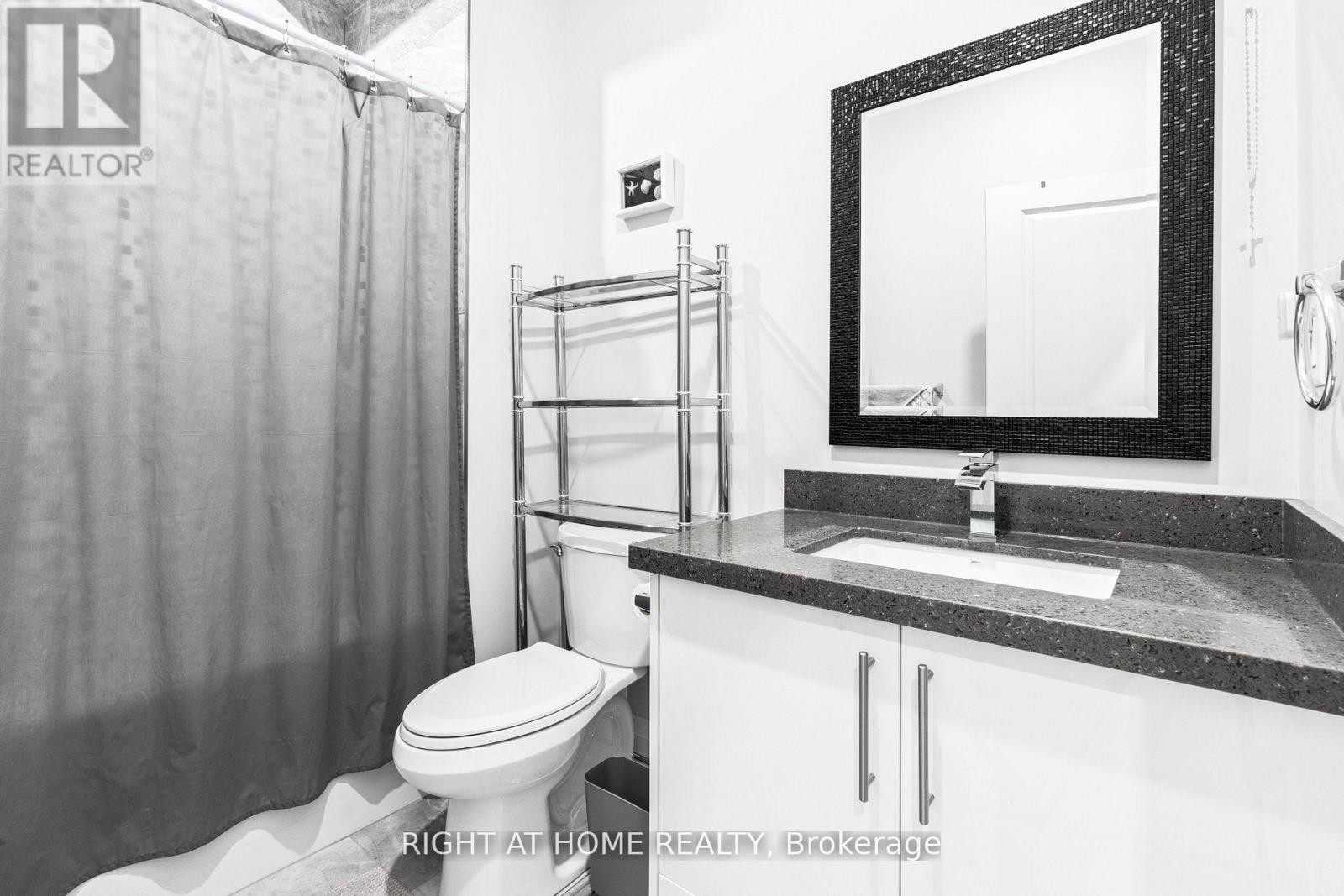 












993 GILMORE AVENUE

,
Innisfil (Lefroy),




Ontario
L0L1W0

