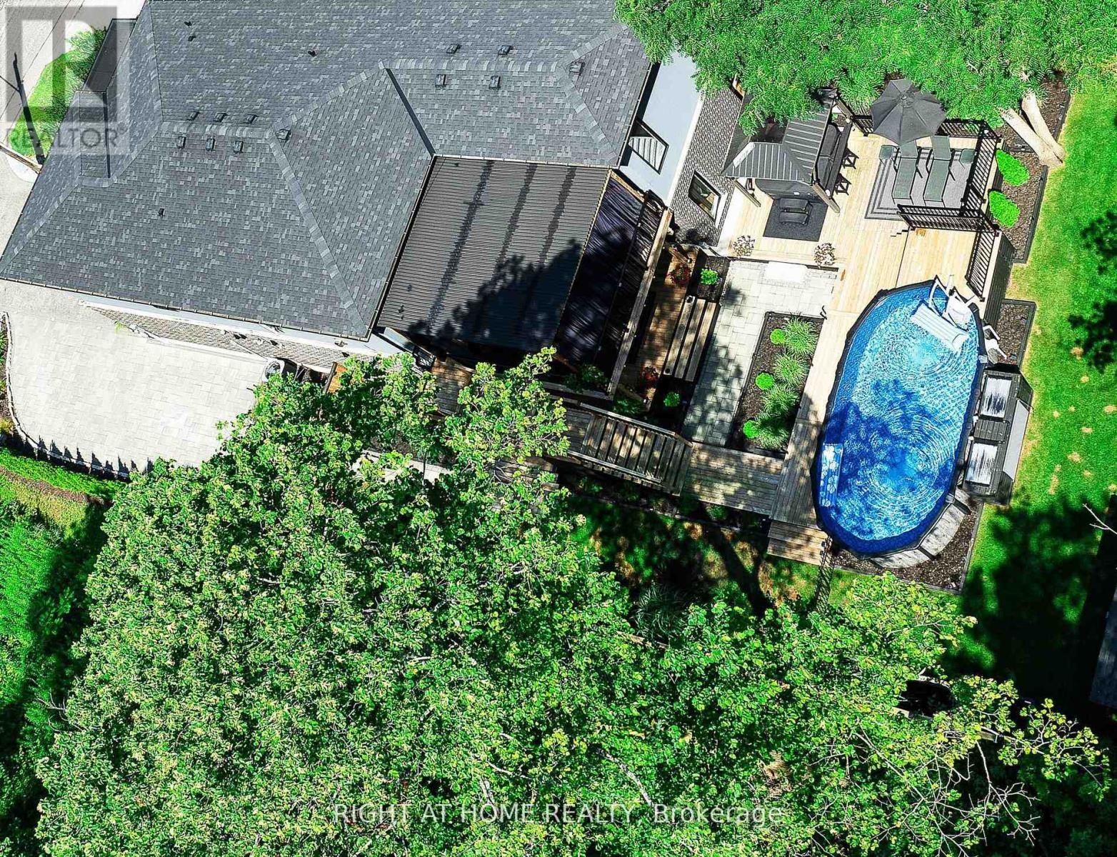 












993 GILMORE AVENUE

,
Innisfil (Lefroy),




Ontario
L0L1W0

