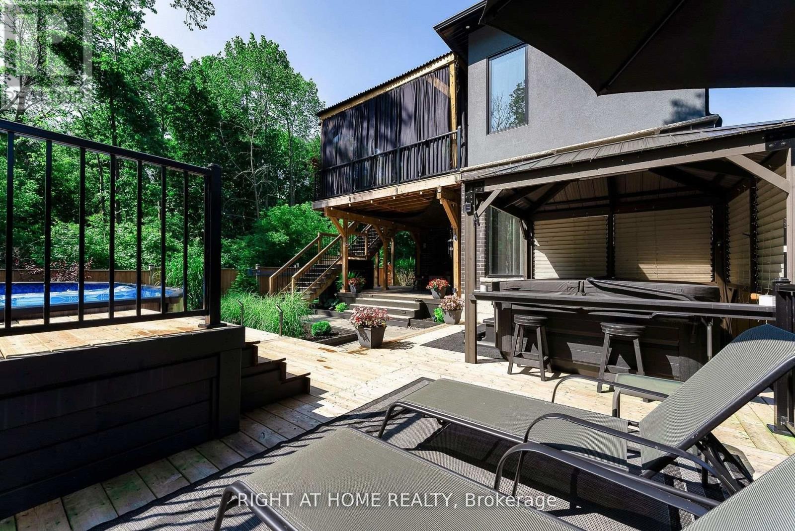 












993 GILMORE AVENUE

,
Innisfil (Lefroy),




Ontario
L0L1W0

