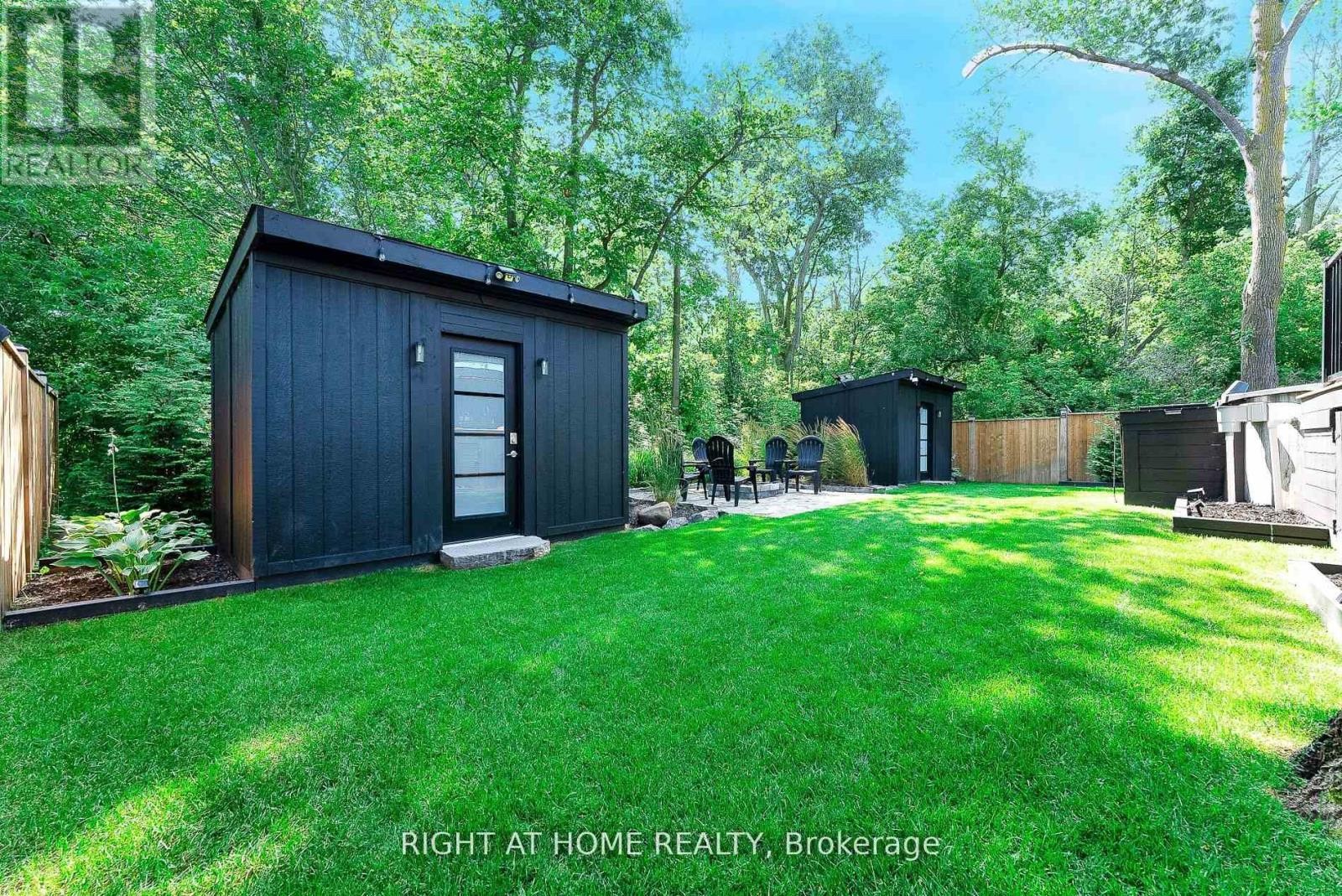 












993 GILMORE AVENUE

,
Innisfil (Lefroy),




Ontario
L0L1W0

