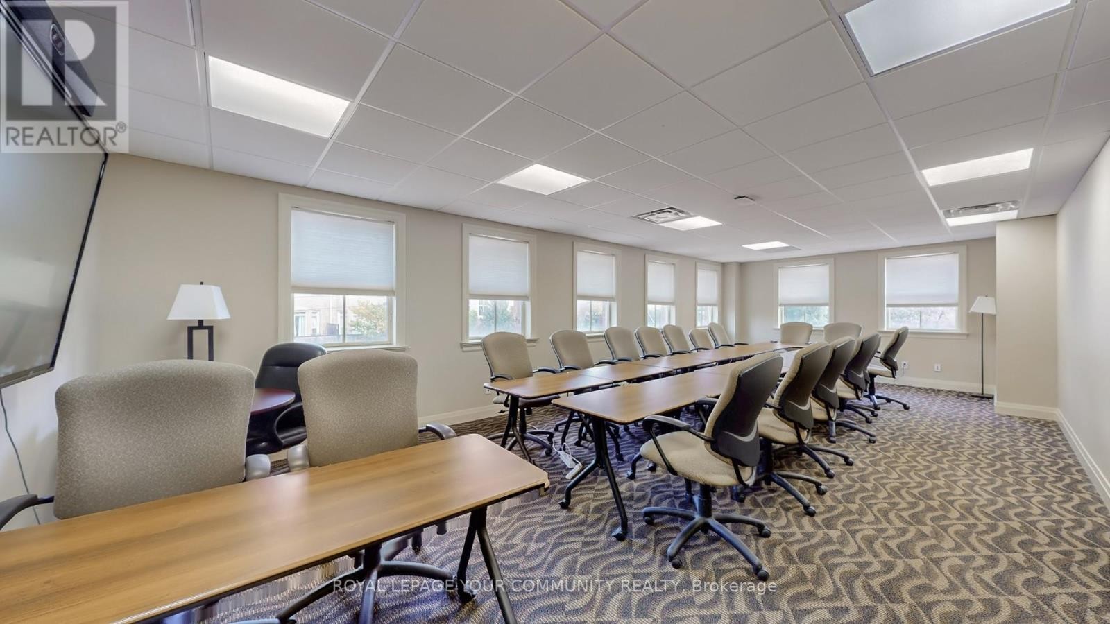 












121 ROBINSON STREET

,
Markham (Old Markham Village),




Ontario
L3P1P2

