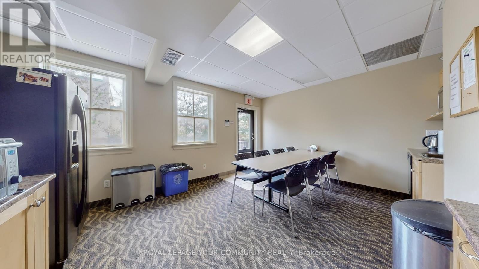 












121 ROBINSON STREET

,
Markham (Old Markham Village),




Ontario
L3P1P2

