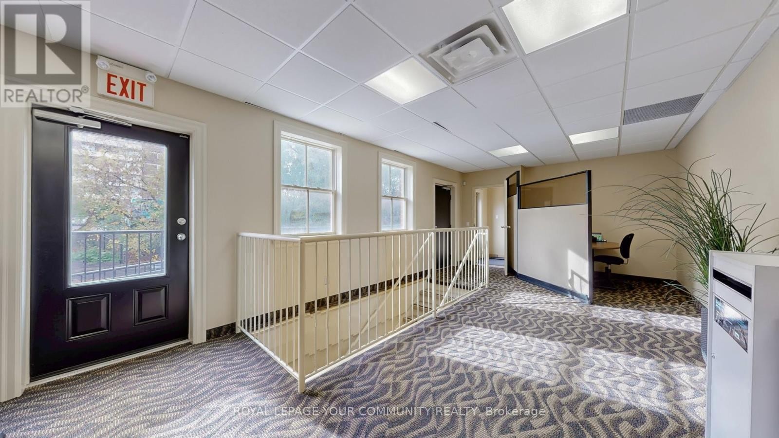 












121 ROBINSON STREET

,
Markham (Old Markham Village),




Ontario
L3P1P2

