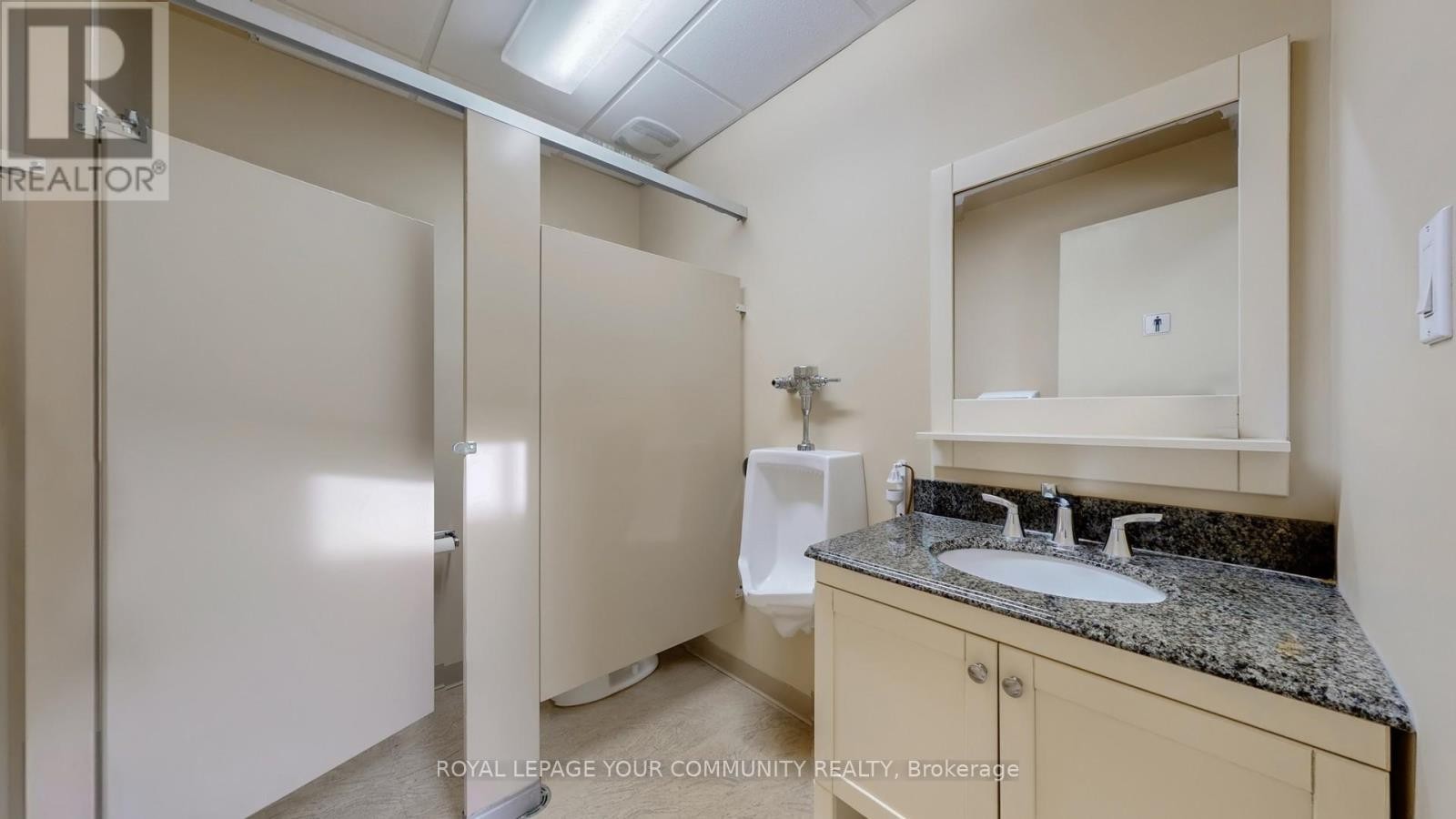 












121 ROBINSON STREET

,
Markham (Old Markham Village),




Ontario
L3P1P2

