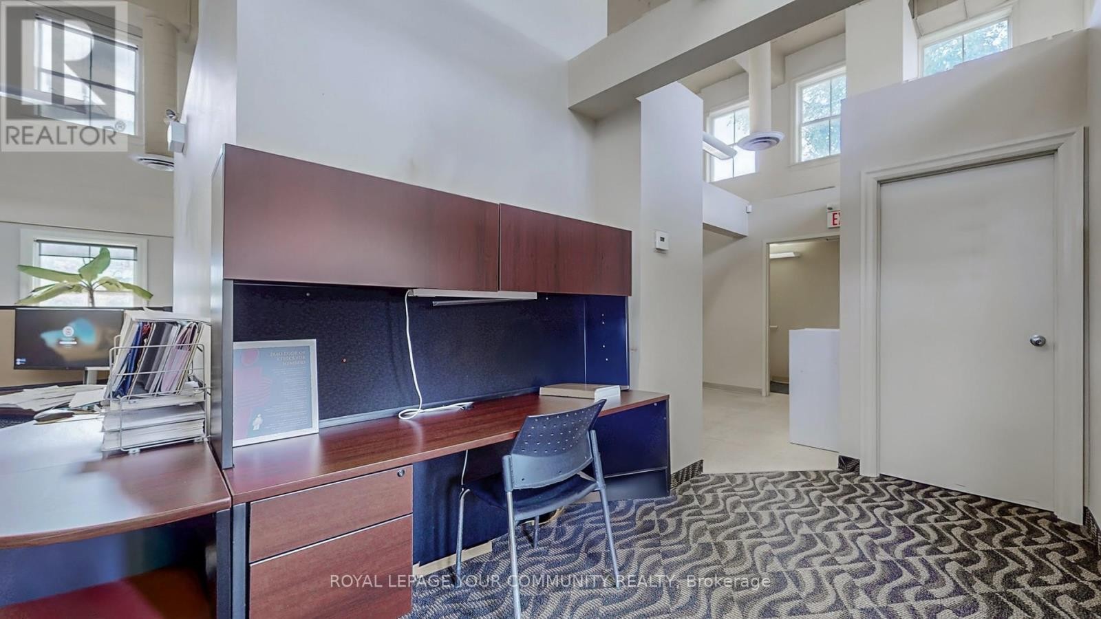 












121 ROBINSON STREET

,
Markham (Old Markham Village),




Ontario
L3P1P2

