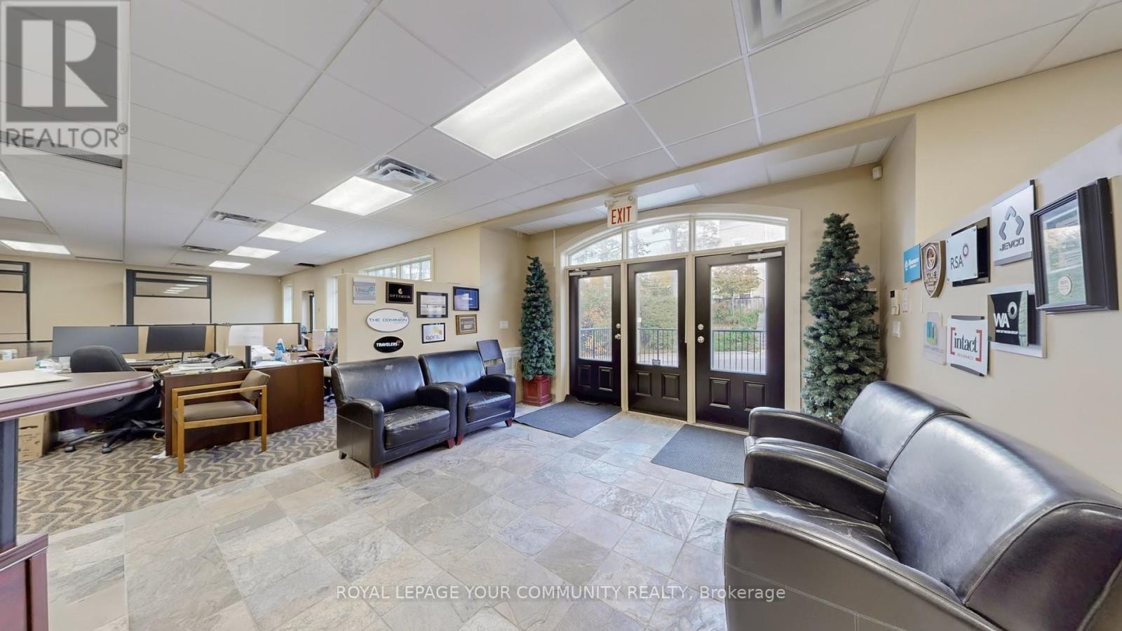 












121 ROBINSON STREET

,
Markham (Old Markham Village),




Ontario
L3P1P2

