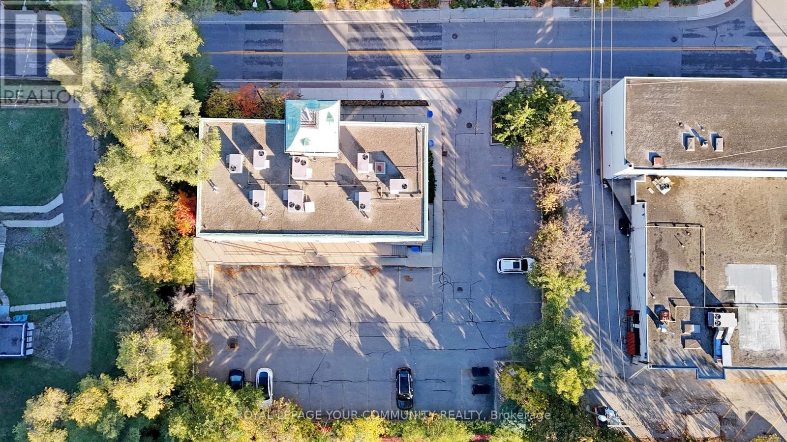 












121 ROBINSON STREET

,
Markham (Old Markham Village),




Ontario
L3P1P2

