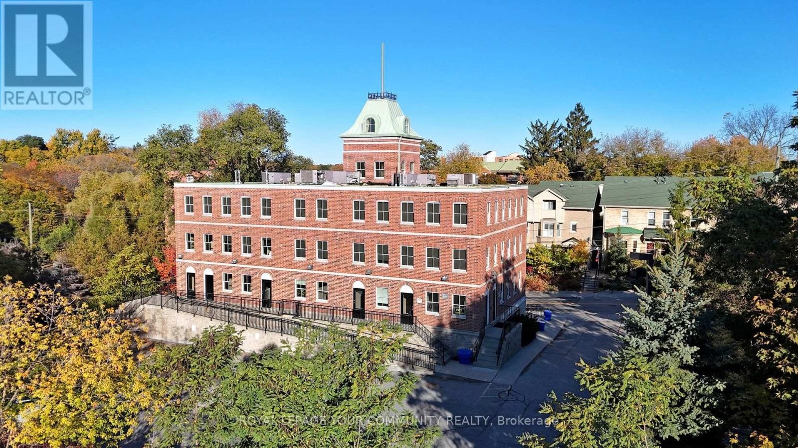 












121 ROBINSON STREET

,
Markham (Old Markham Village),




Ontario
L3P1P2

