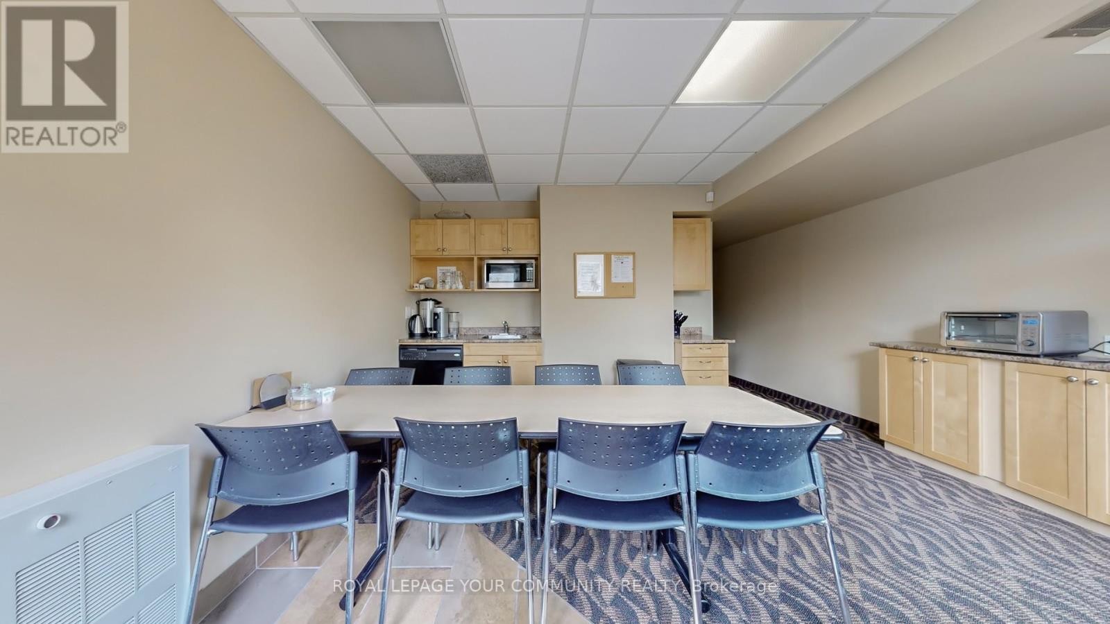 












121 ROBINSON STREET

,
Markham (Old Markham Village),




Ontario
L3P1P2

