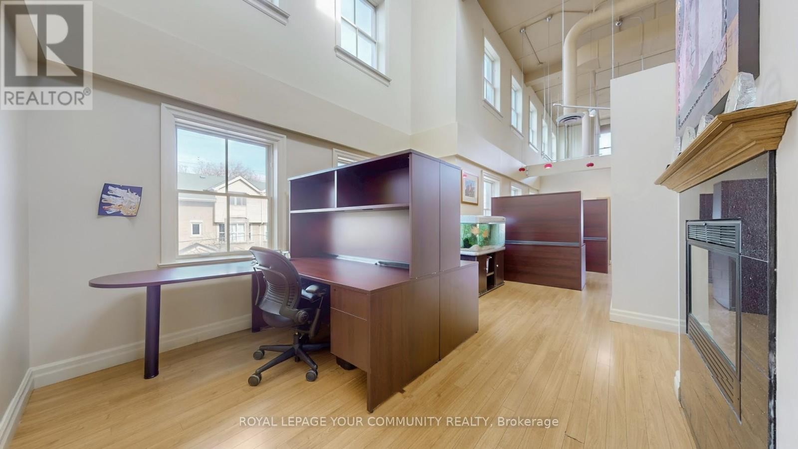 












121 ROBINSON STREET

,
Markham (Old Markham Village),




Ontario
L3P1P2

