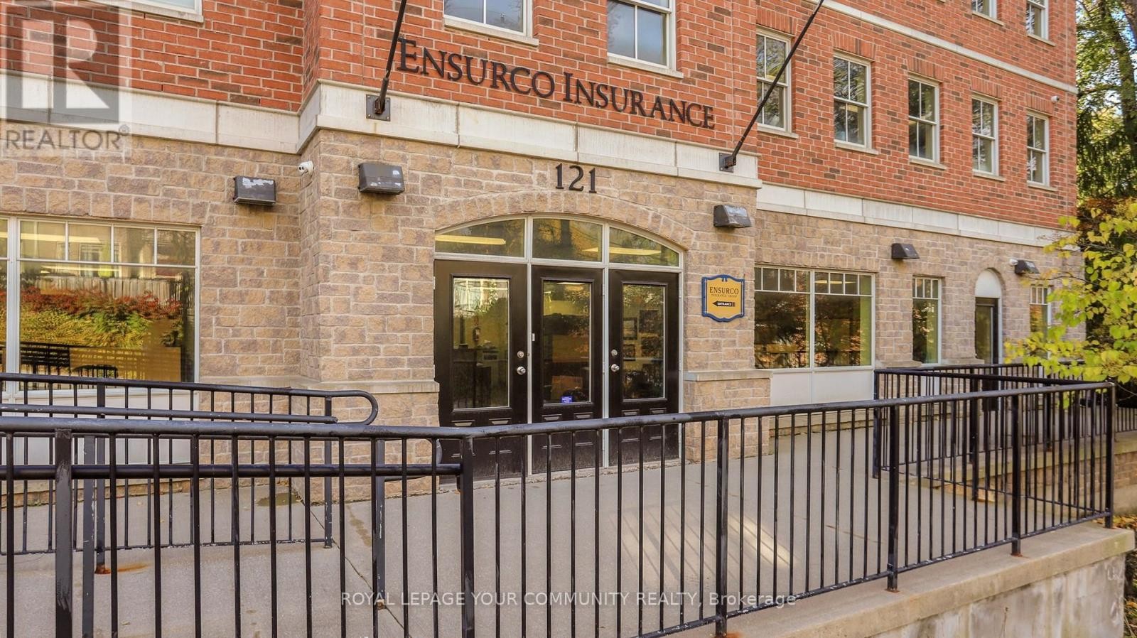 












121 ROBINSON STREET

,
Markham (Old Markham Village),




Ontario
L3P1P2

