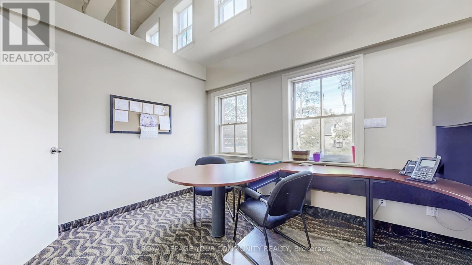 












121 ROBINSON STREET

,
Markham (Old Markham Village),




Ontario
L3P1P2

