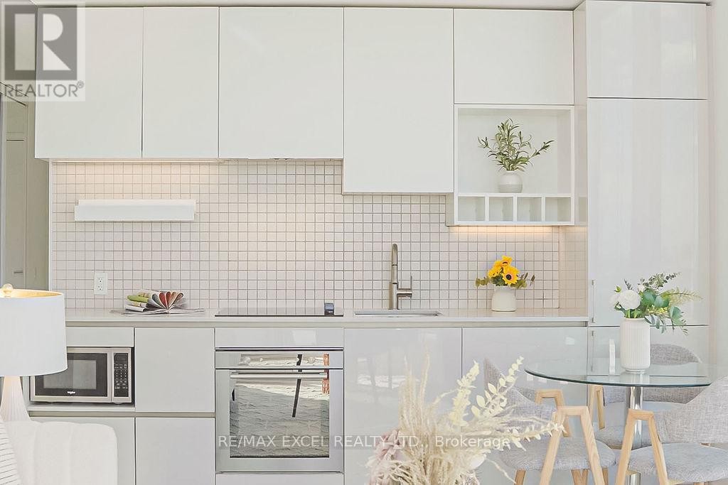 












2803 - 898 PORTAGE PARKWAY

,
Vaughan (Vaughan Corporate Centre),




Ontario
L4K0J6

