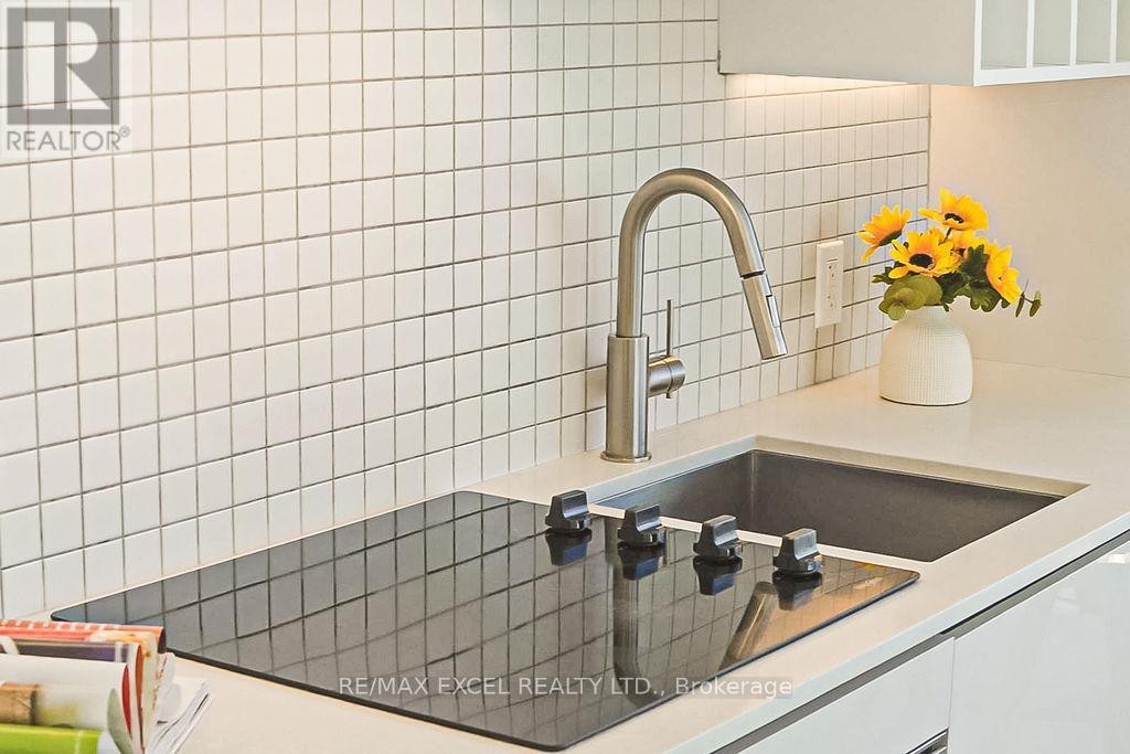 












2803 - 898 PORTAGE PARKWAY

,
Vaughan (Vaughan Corporate Centre),




Ontario
L4K0J6

