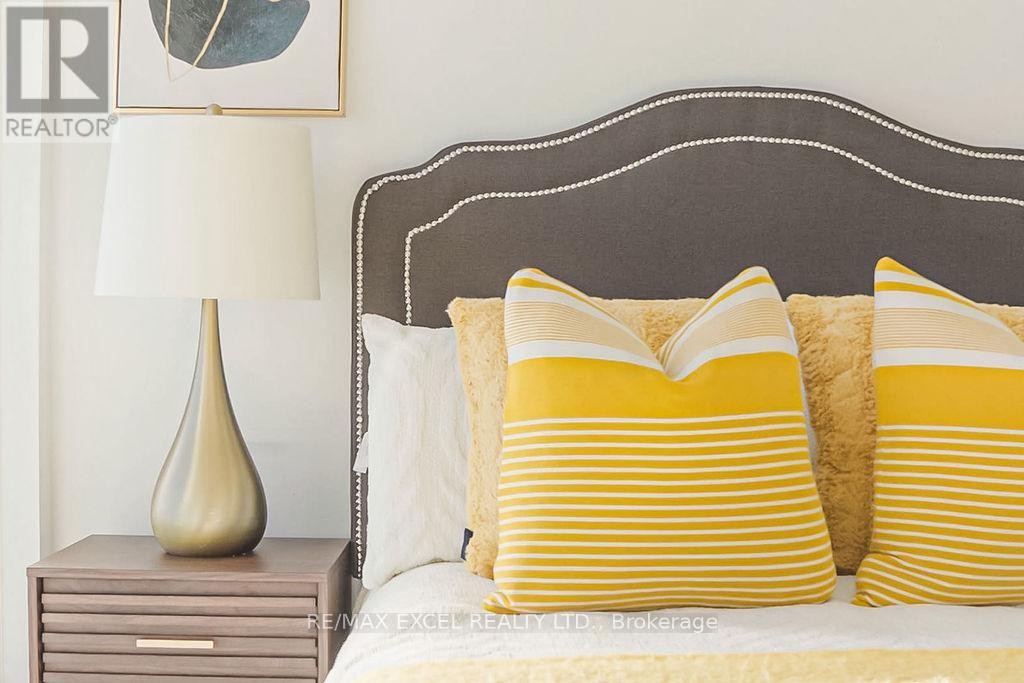 












2803 - 898 PORTAGE PARKWAY

,
Vaughan (Vaughan Corporate Centre),




Ontario
L4K0J6

