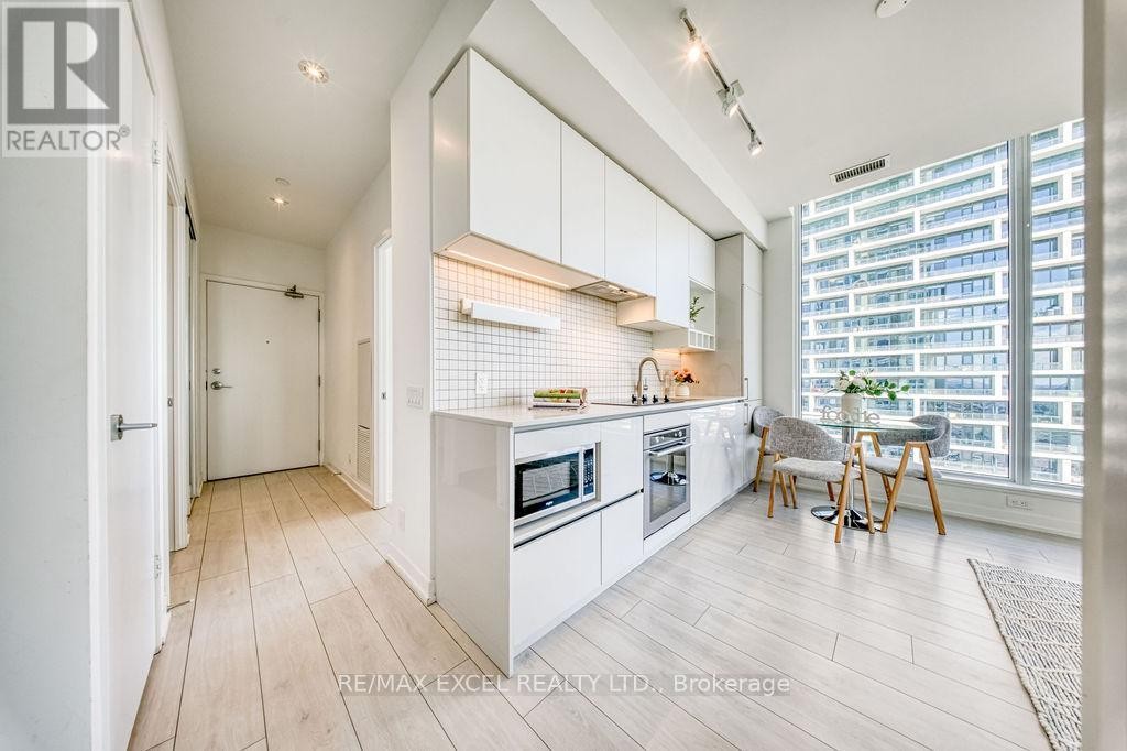 












2803 - 898 PORTAGE PARKWAY

,
Vaughan (Vaughan Corporate Centre),




Ontario
L4K0J6

